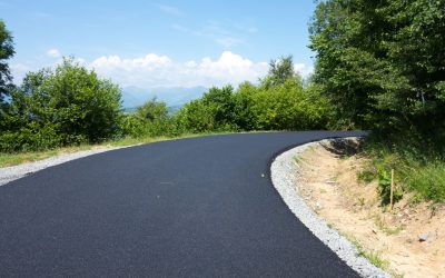 5 Signs You Know When to Repair Your Asphalt or Concrete