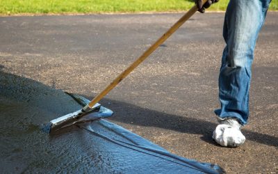 Sealcoating 101: When to Seal Your Driveway or Parking Lot for Long-Term Protection